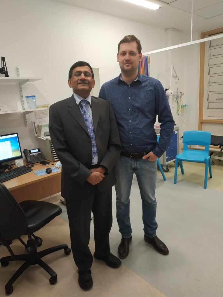 dr Adrian Choiński z Mr James Fernandes